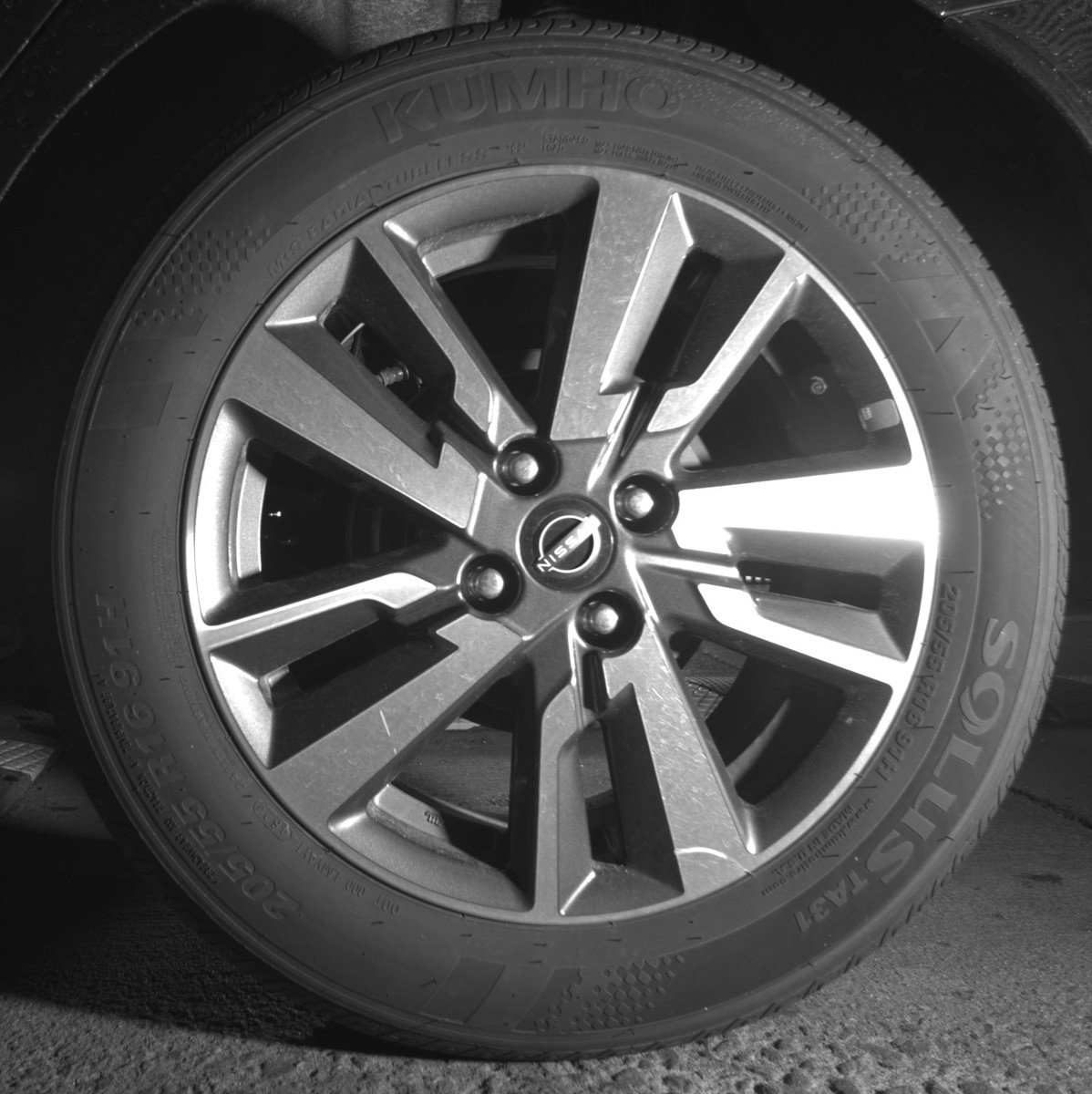 Used 2025 Nissan Versa SV image 14