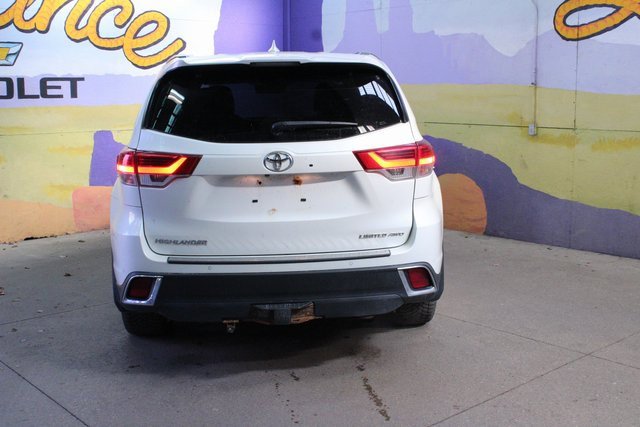 Used 2017 Toyota Highlander Limited image 7