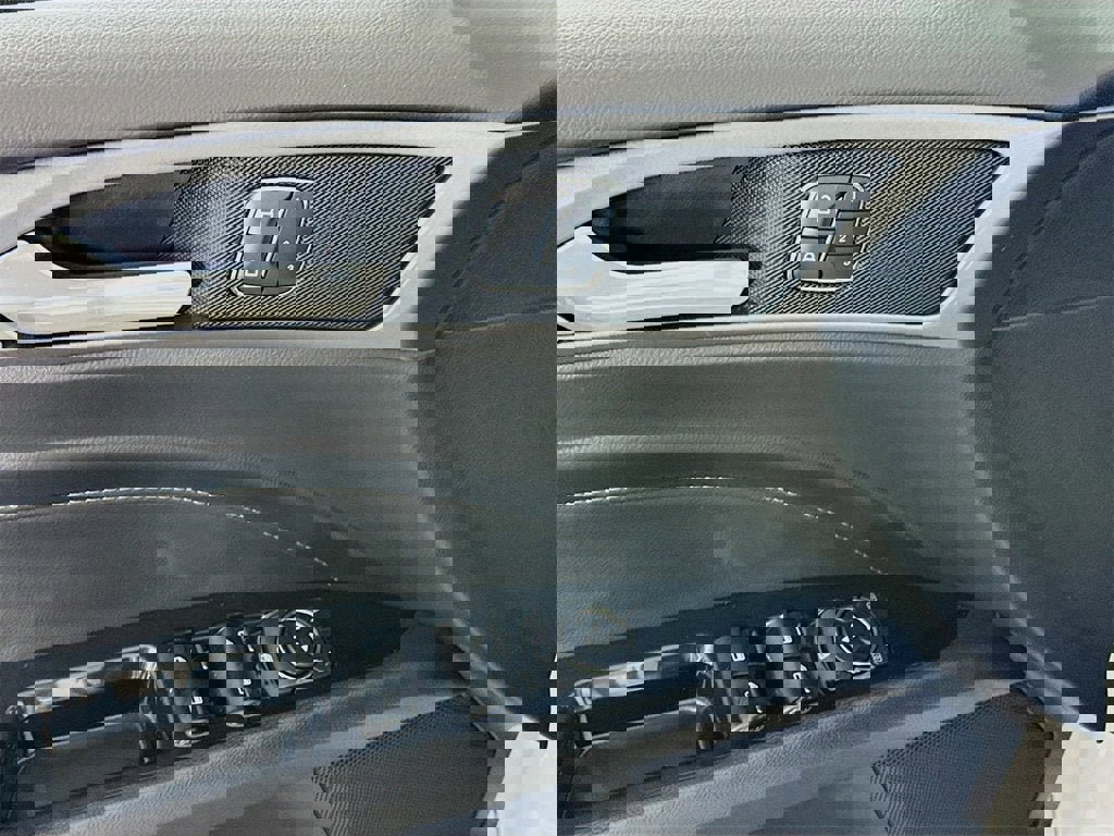 Used 2015 Ford Fusion Titanium image 12