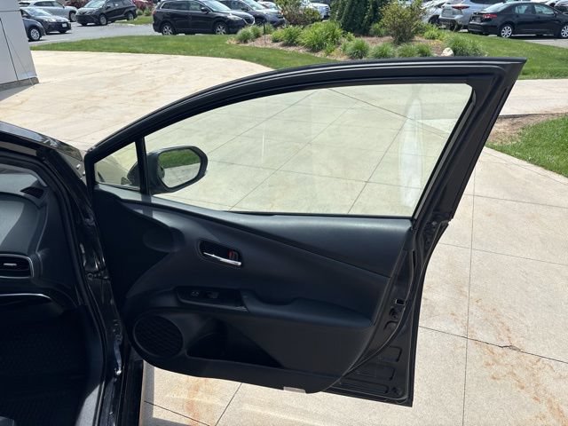 Used 2022 Toyota Prius Prime XLE FWD image 33