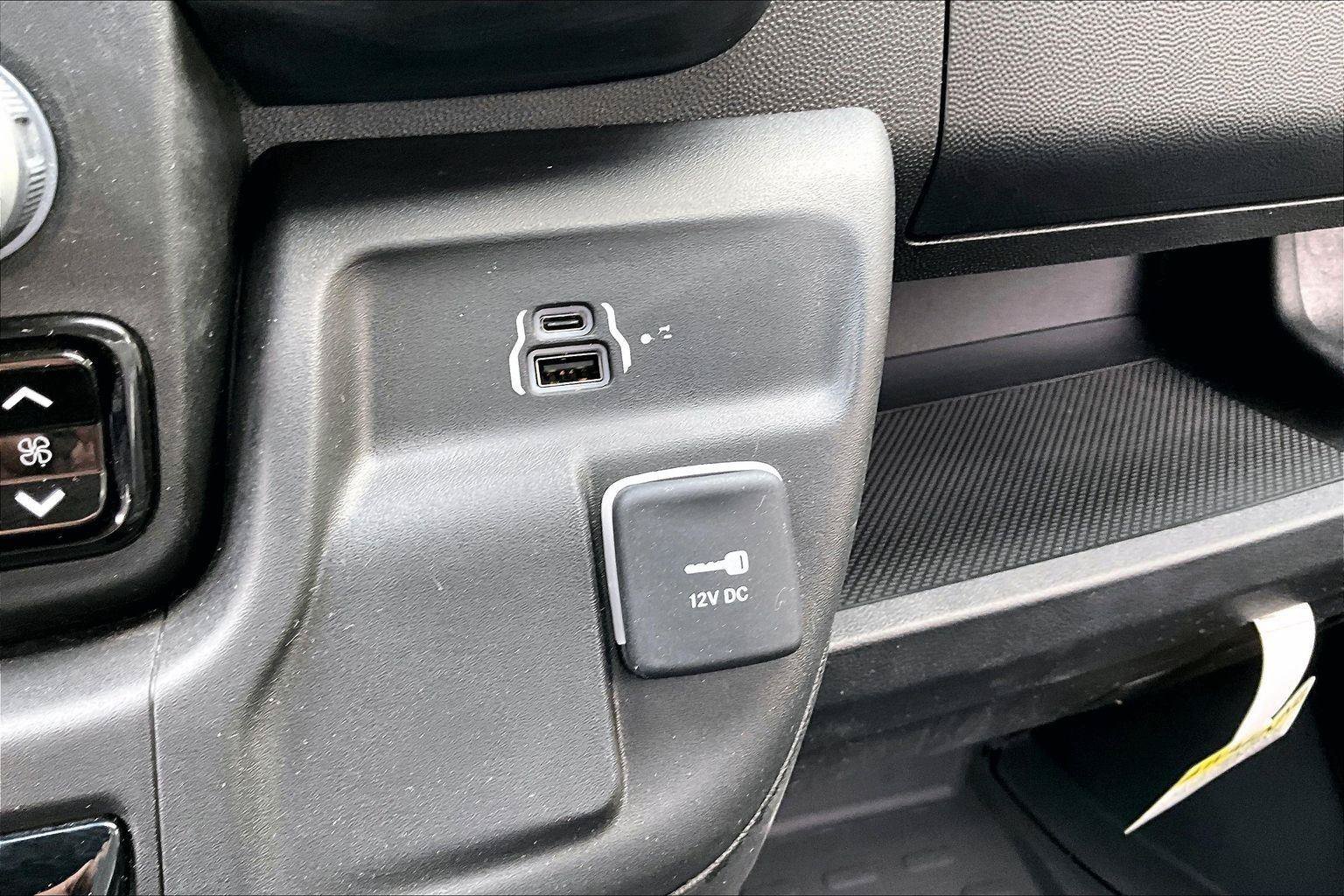 Used 2025 RAM ProMaster 2500 w/ Convenience Group FWD image 31