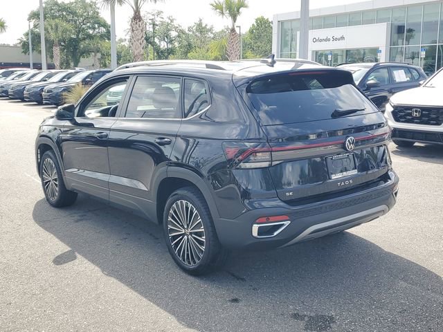 Used 2025 Volkswagen Taos SE w/ Panoramic Sunroof Package image 3