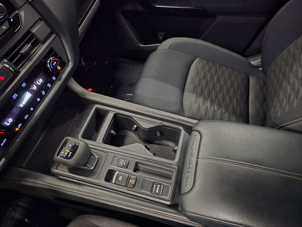 Used 2023 Nissan Pathfinder S FWD image 23