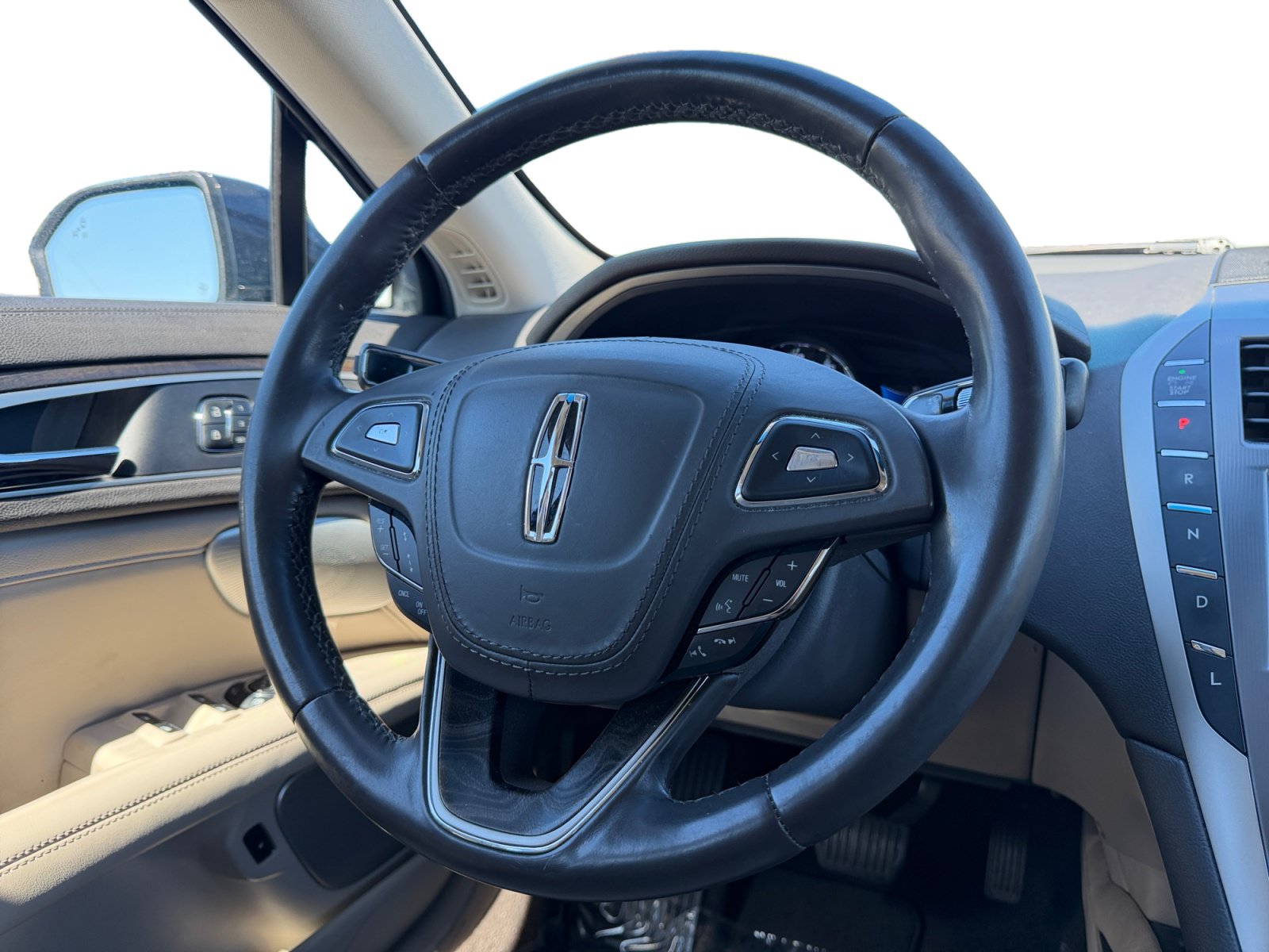 Used 2020 Lincoln MKZ Reserve w/ Luxury Package FWD image 11