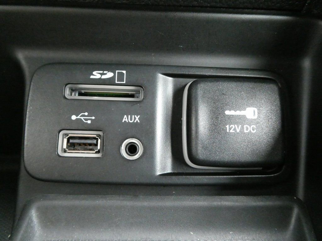 Used 2017 Jeep Cherokee Latitude w/ Safety/Convenience Group image 24