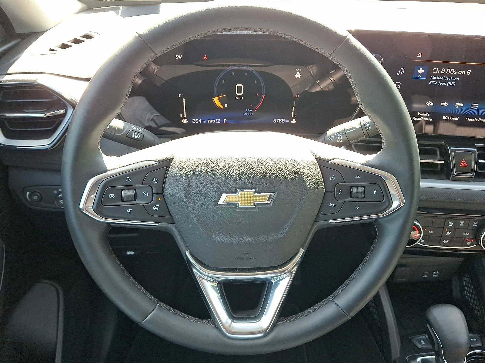 Used 2025 Chevrolet TrailBlazer LT w/ LT Cold Weather Package AWD/4WD image 19