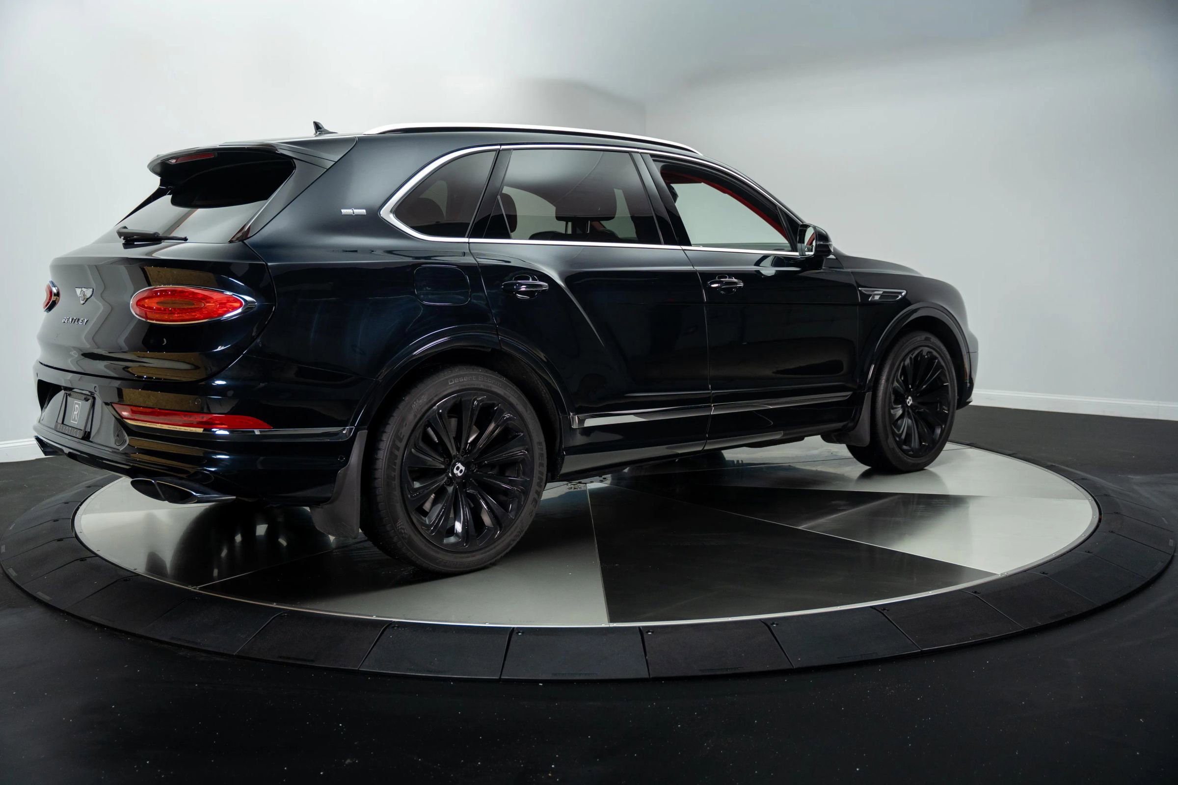 Used 2021 Bentley Bentayga w/ First Edition Specification image 4