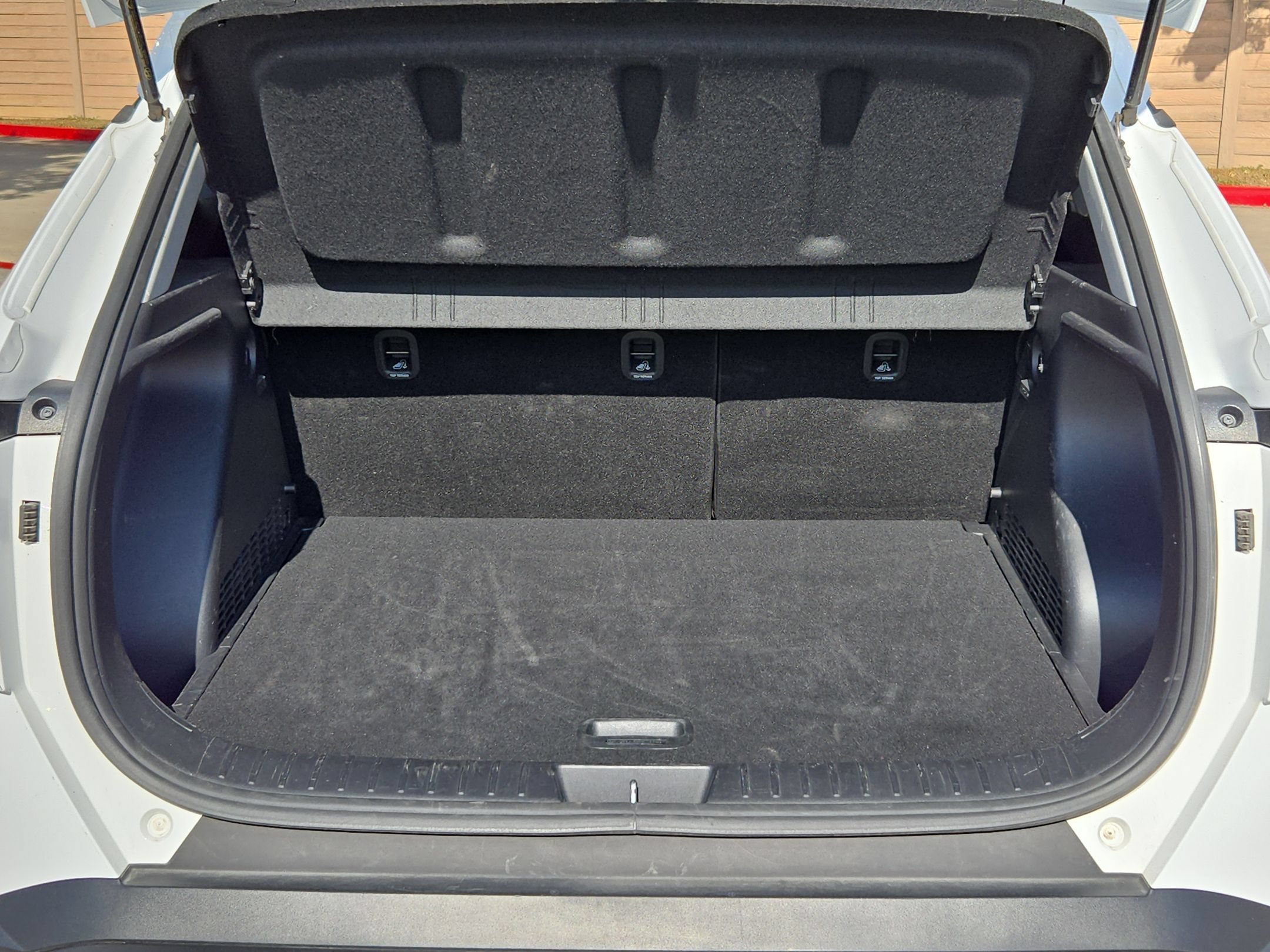 Used 2025 Hyundai Kona SEL FWD image 24