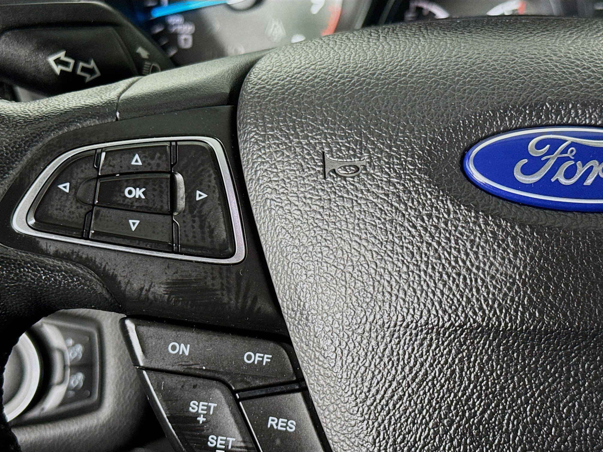 Used 2019 Ford Escape Titanium image 13