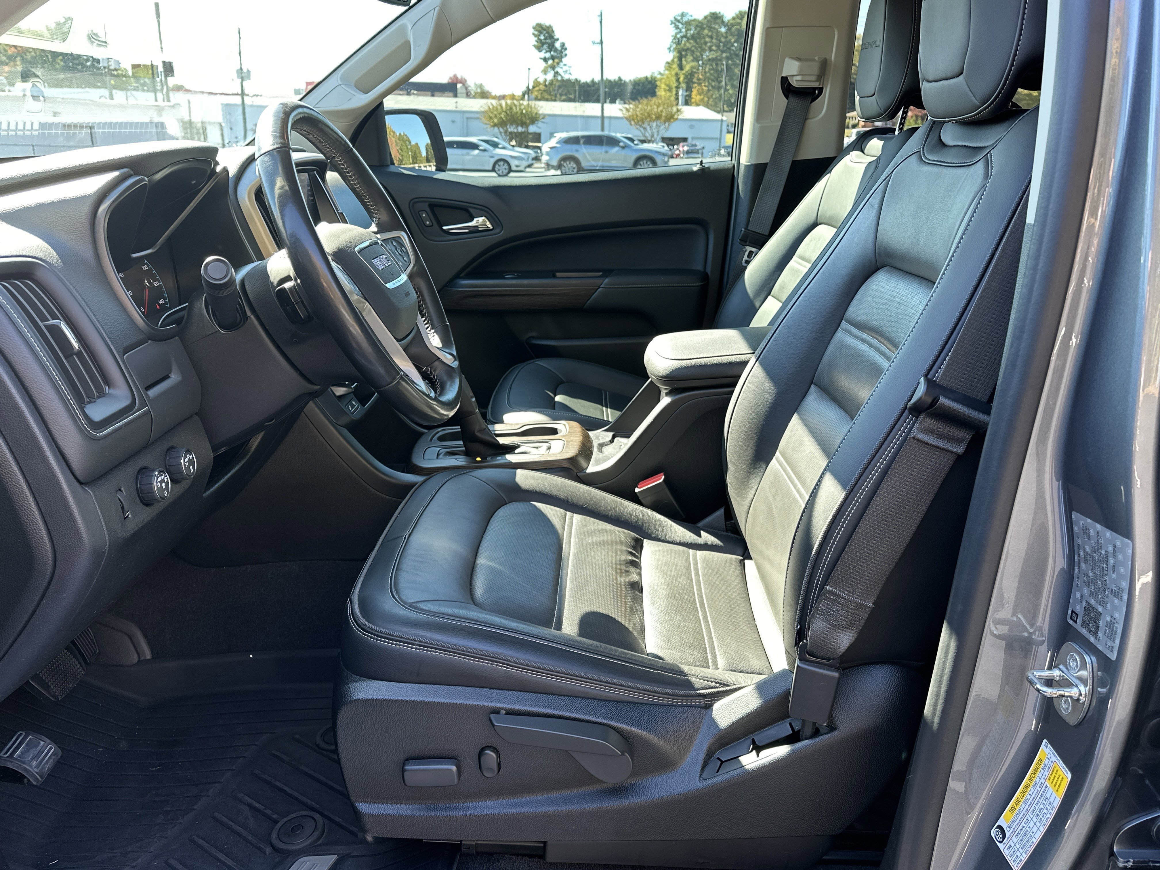 Used 2020 GMC Canyon Denali image 9