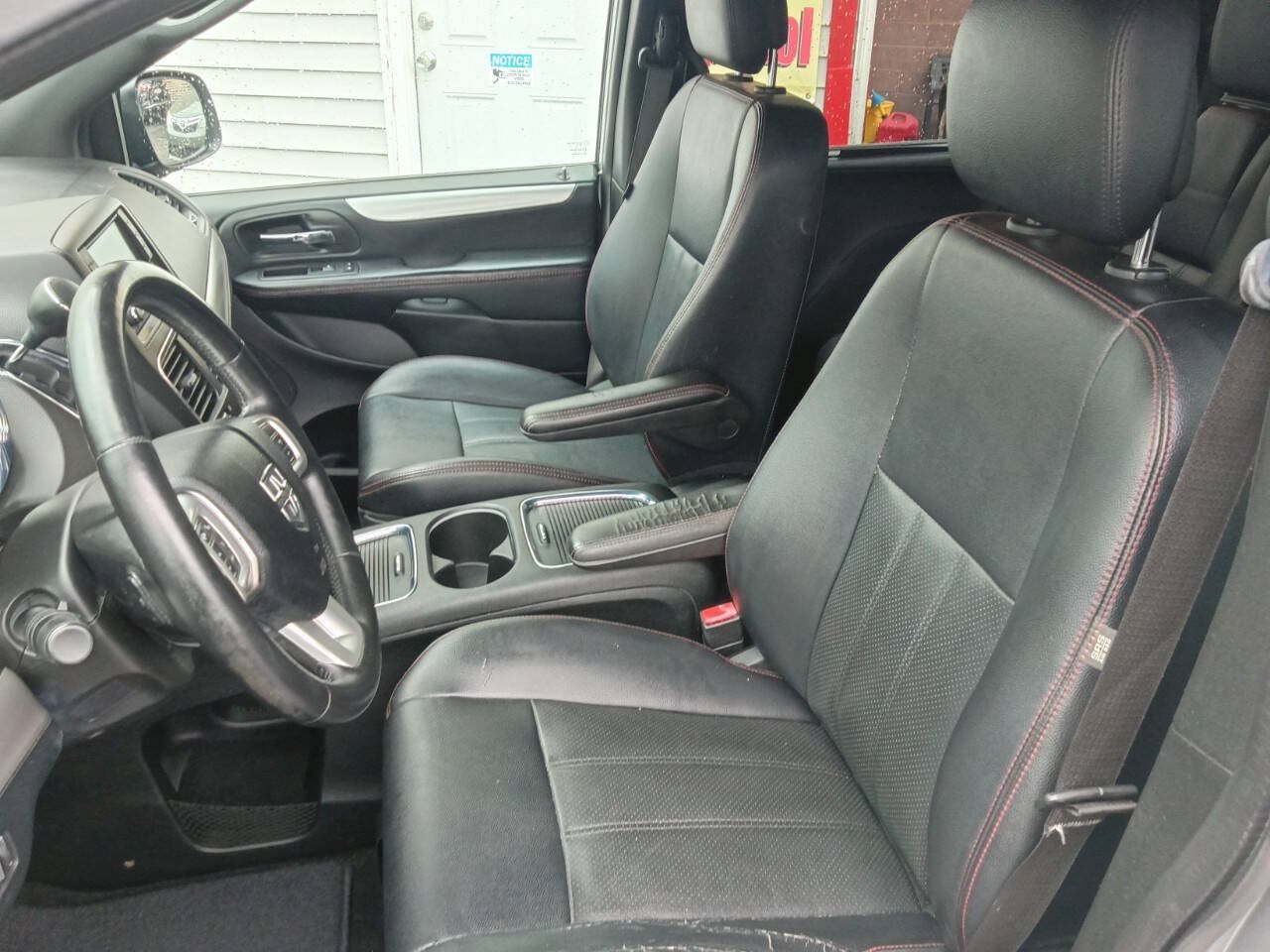 Used 2018 Dodge Grand Caravan GT FWD image 9