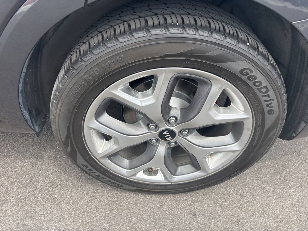 Certified 2019 Kia Sorento SX w/ SX Touring Package AWD/4WD image 16