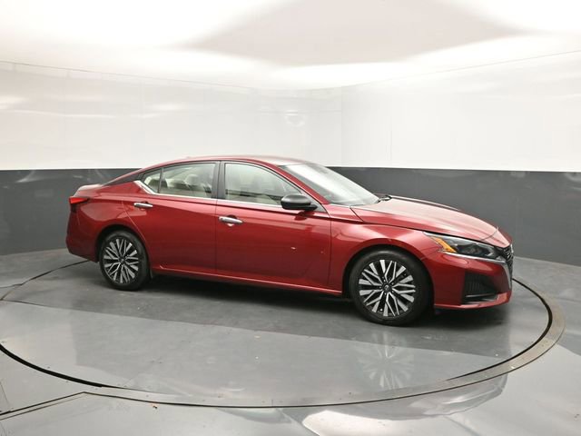 Used 2025 Nissan Altima 2.5 SV image 26