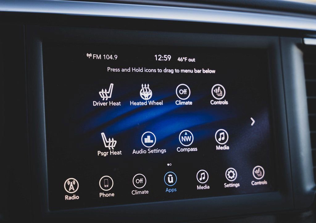 Used 2019 Chrysler Pacifica Touring-L image 6