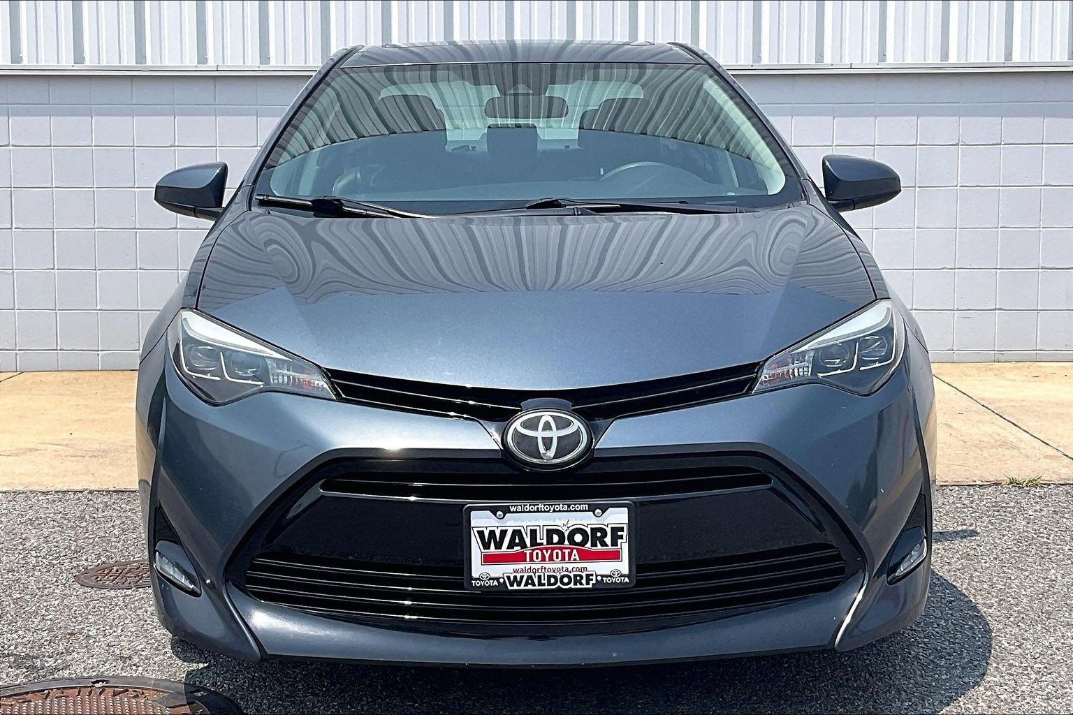 Used 2017 Toyota Corolla XLE FWD image 3