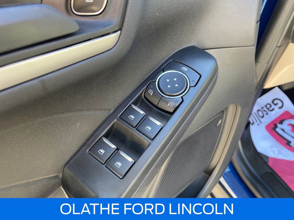 Used 2022 Ford Escape SE w/ SE Sport Appearance Package image 22