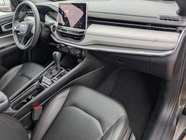 Used 2024 Jeep Compass Limited image 17