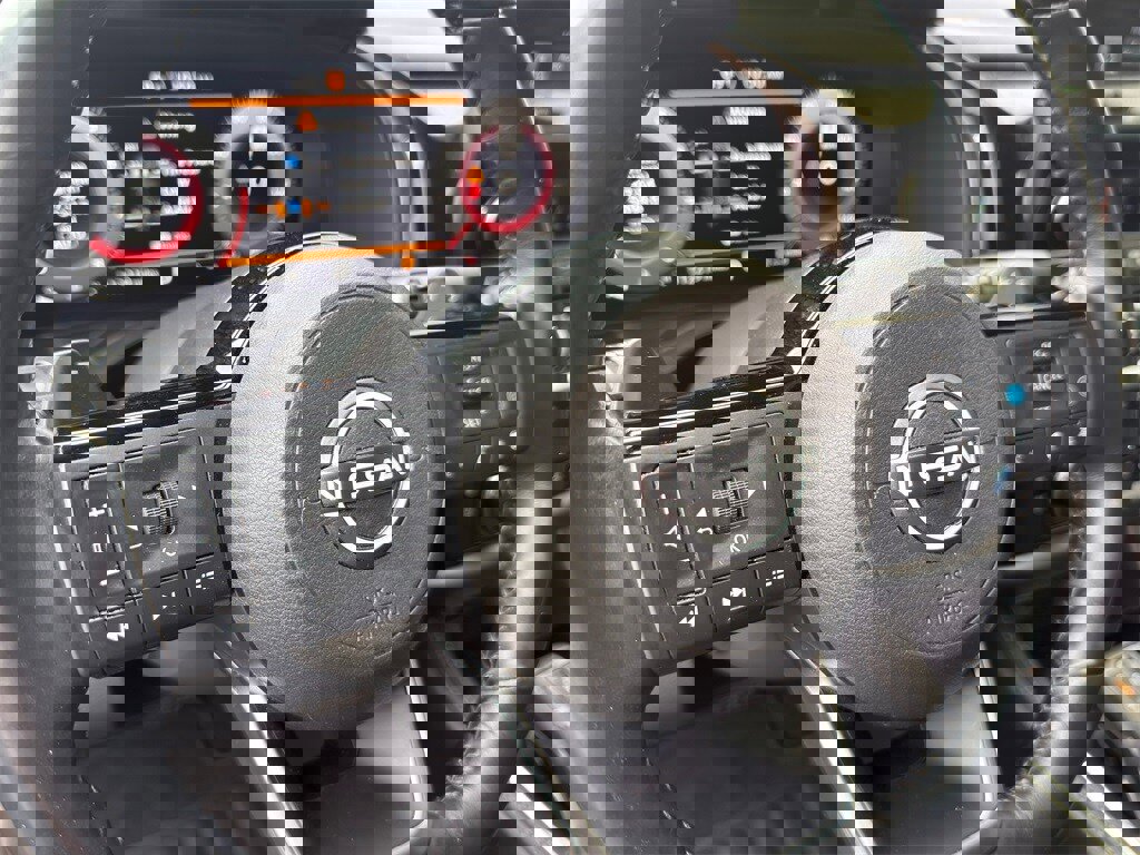 Used 2023 Nissan Pathfinder Platinum w/ Lighting Package (N92) image 15