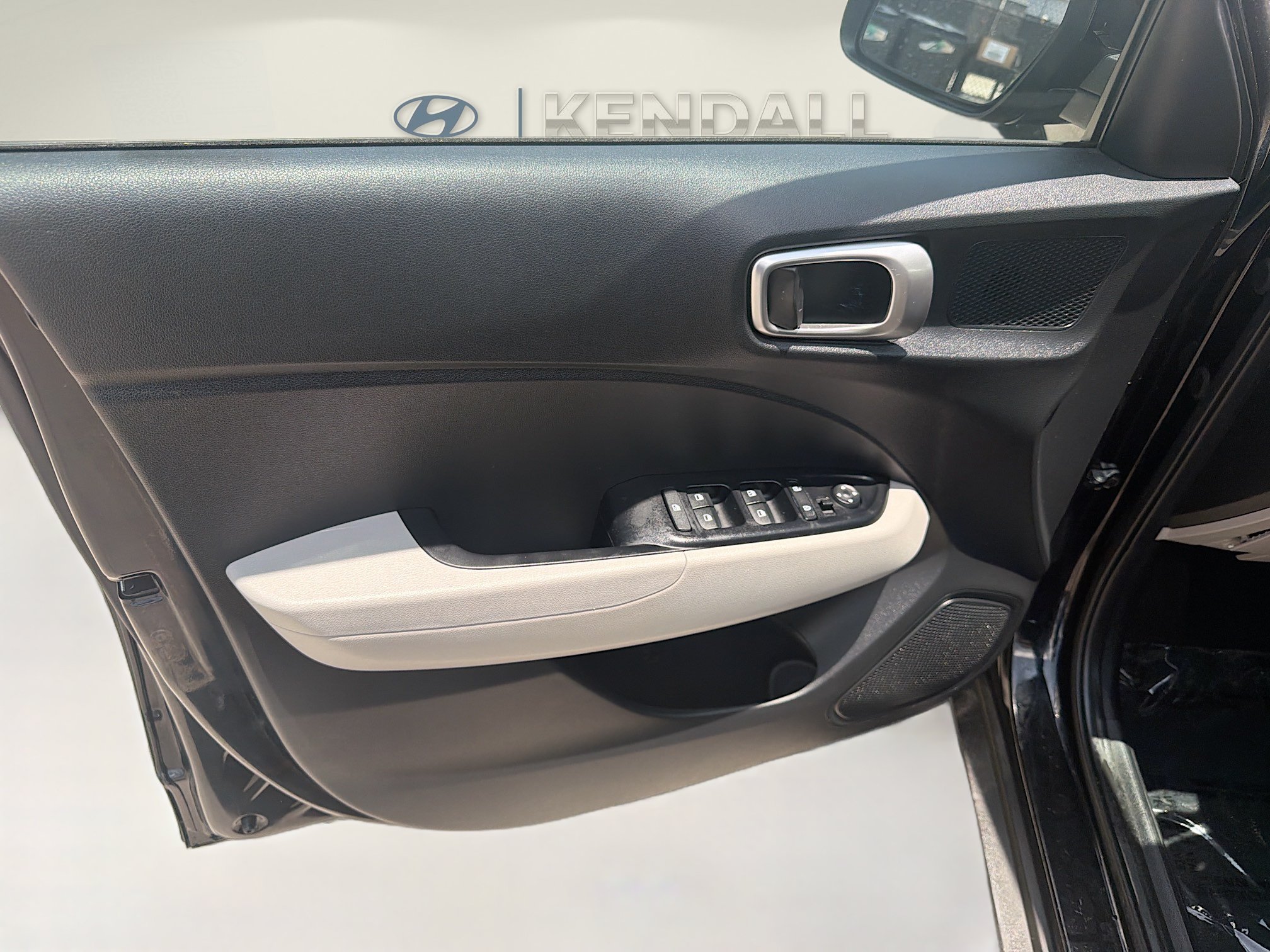 Used 2024 Hyundai Venue SEL FWD image 17