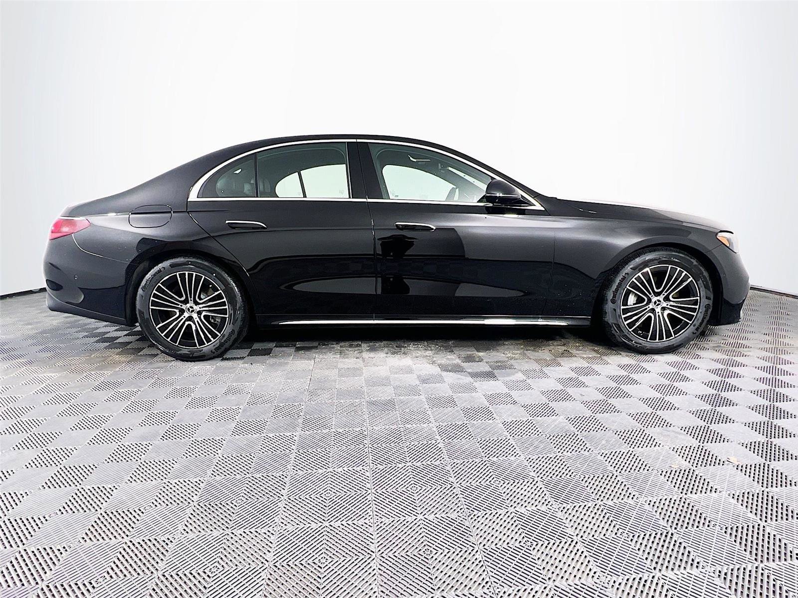 New 2026 Mercedes-Benz E 450 4MATIC Sedan image 7