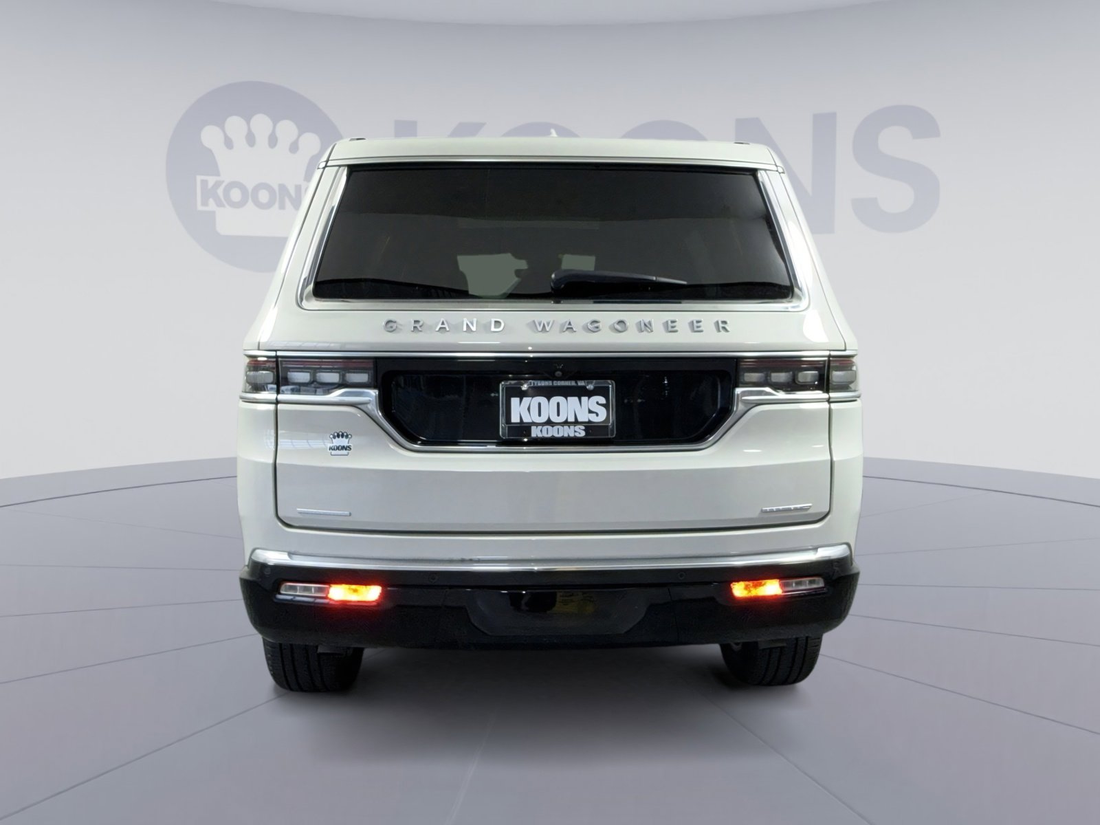 Used 2022 Jeep Grand Wagoneer Series I AWD/4WD image 5