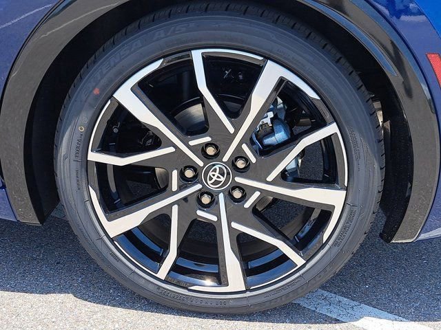 New 2025 Toyota Prius XSE image 5