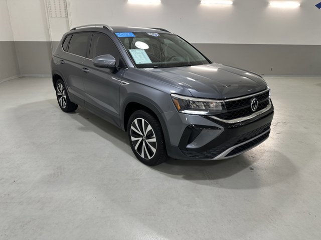 Certified 2022 Volkswagen Taos SE image 4