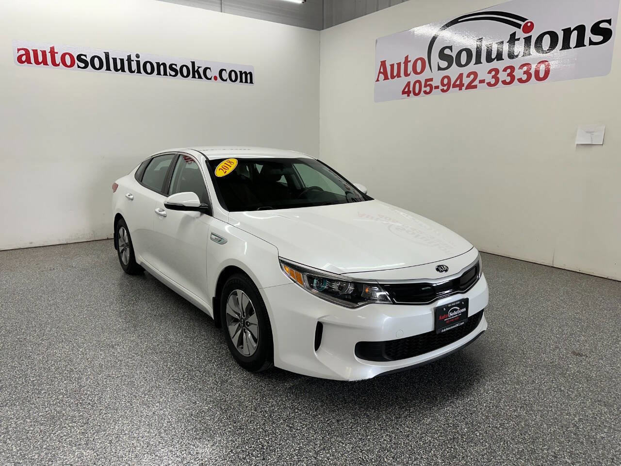 Used 2018 Kia Optima Premium w/ Convenience Package image 1