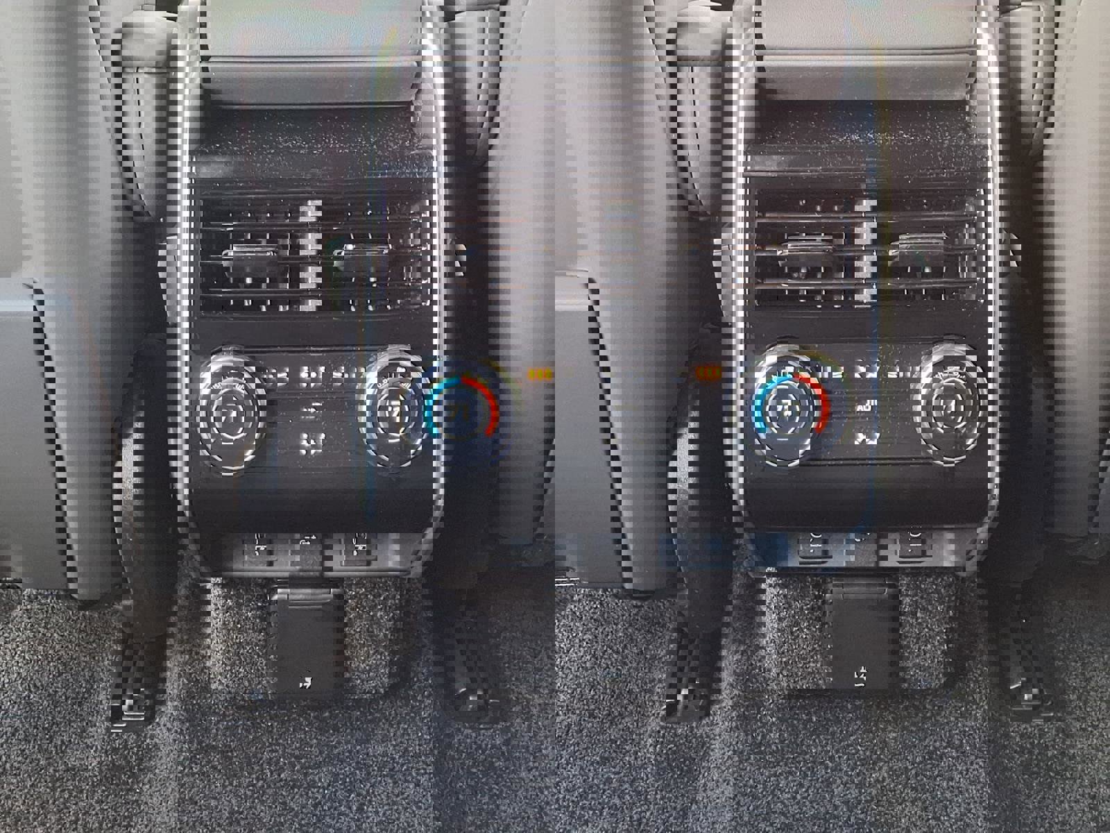 New 2026 Land Rover Range Rover Long Wheelbase SE image 25