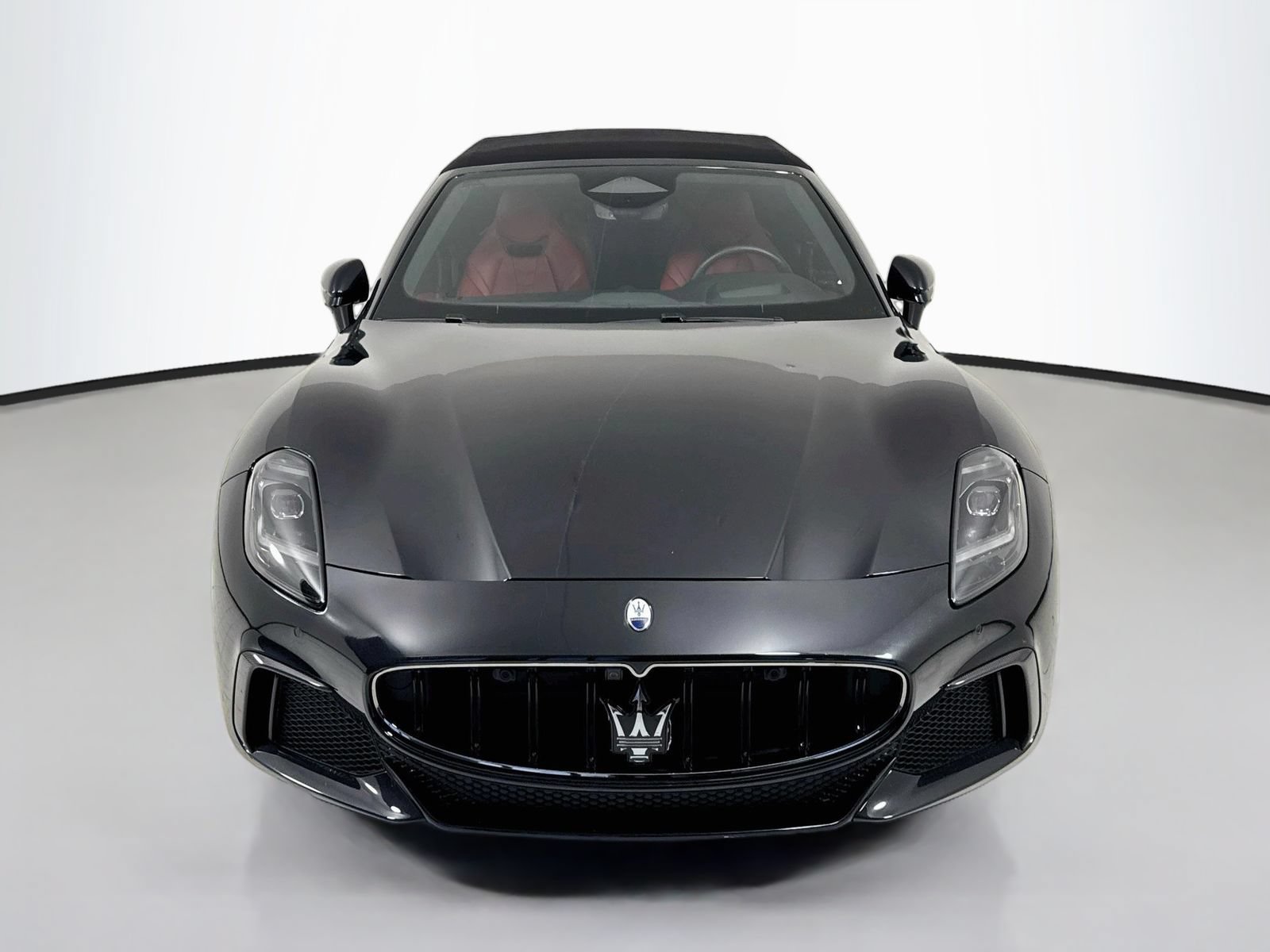 Used 2024 Maserati GranCabrio Trofeo AWD/4WD image 2
