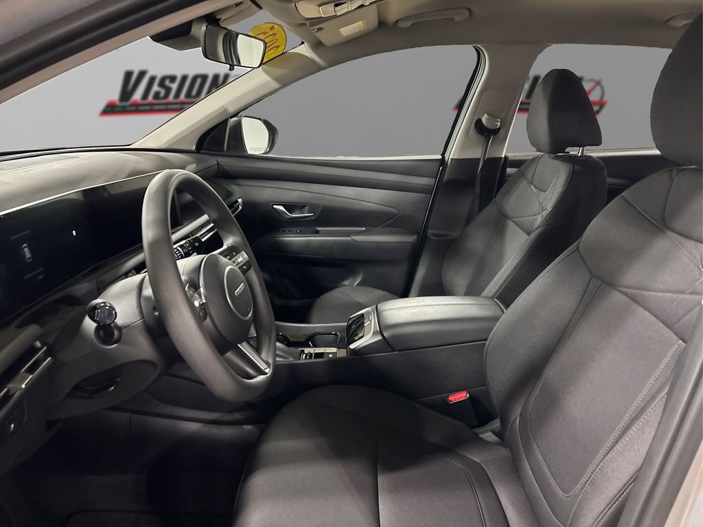 Used 2025 Hyundai Tucson SE image 9