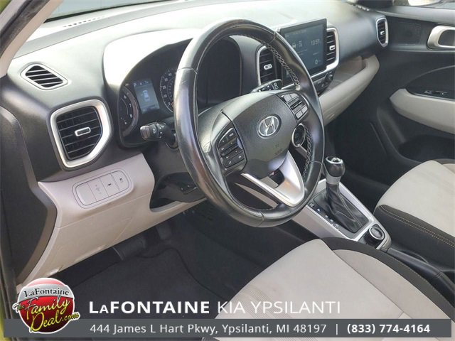 Used 2021 Hyundai Venue SEL image 13