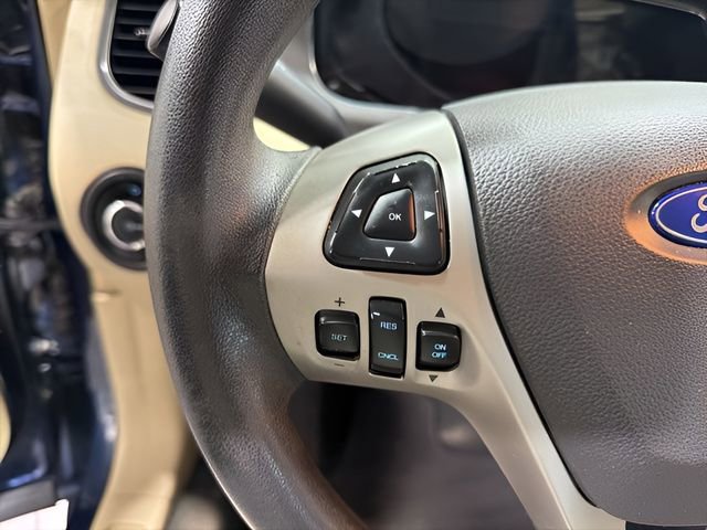 Used 2017 Ford Taurus SE image 16