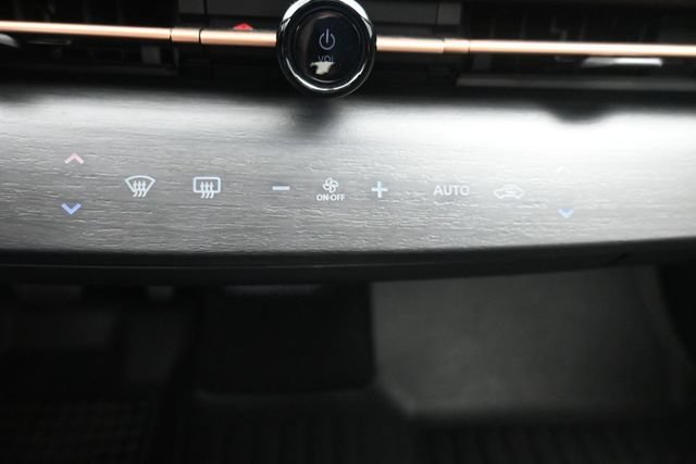 Used 2023 Nissan Ariya AWD image 33
