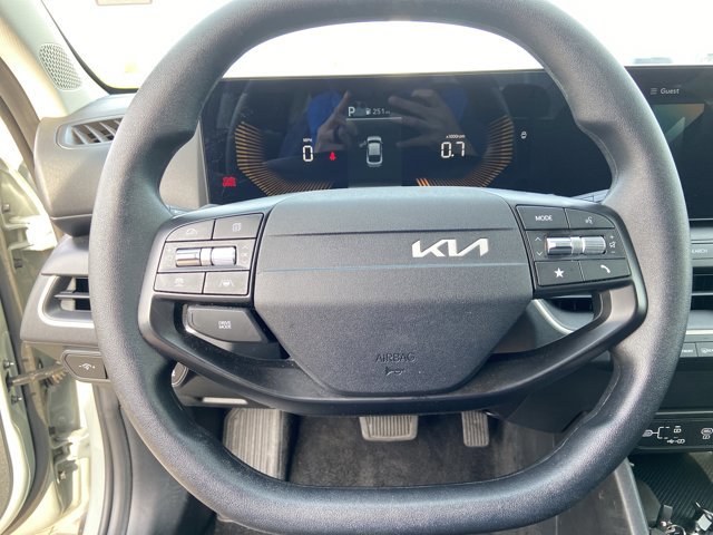 Used 2025 Kia K4 LXS image 35