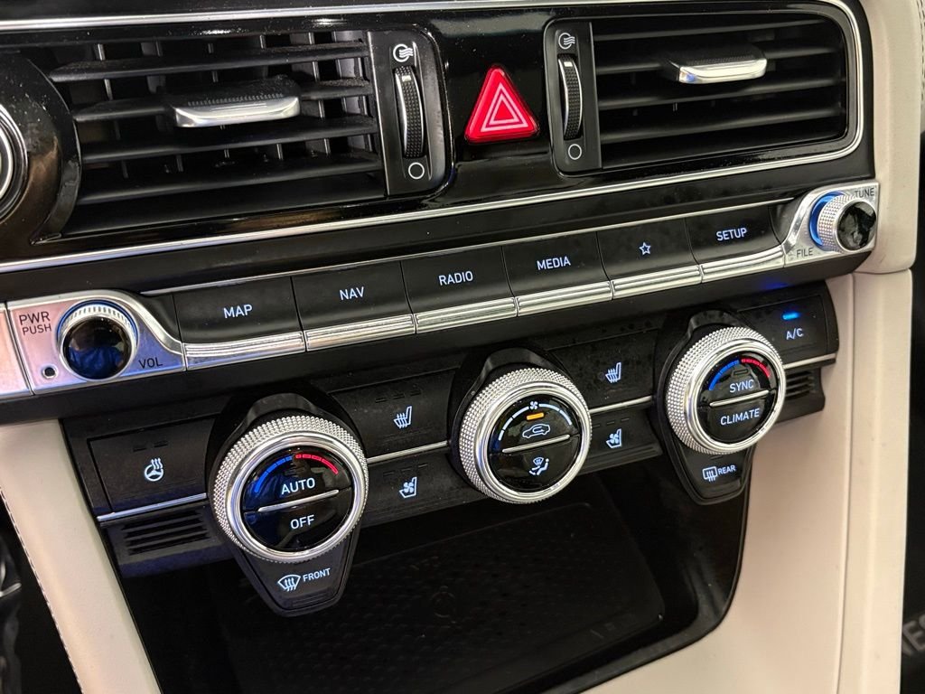 Used 2023 Genesis G70 3.3T w/ Sport Prestige Package image 28