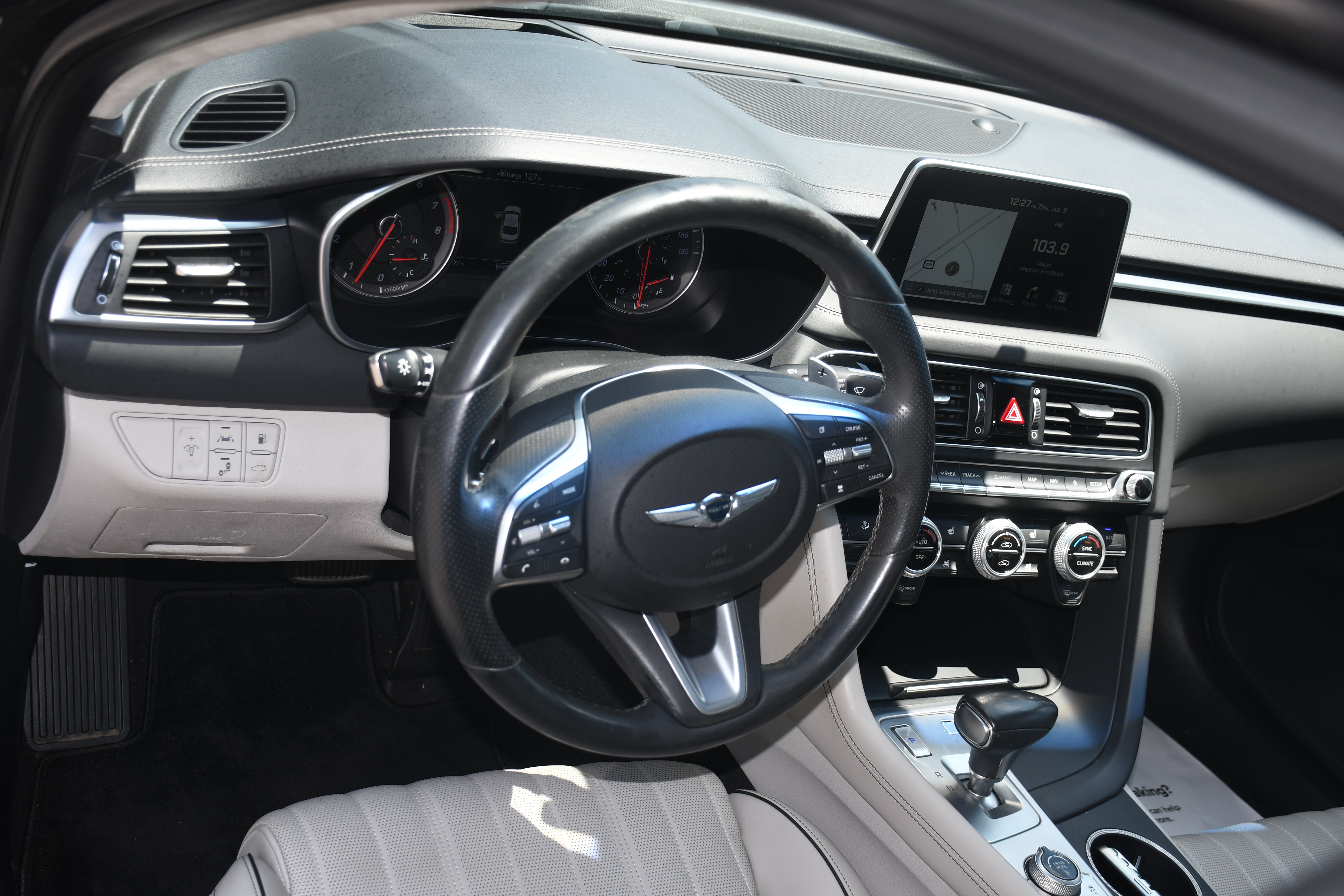 Used 2019 Genesis G70 2.0T Advanced w/ Dynamic Package RWD image 9