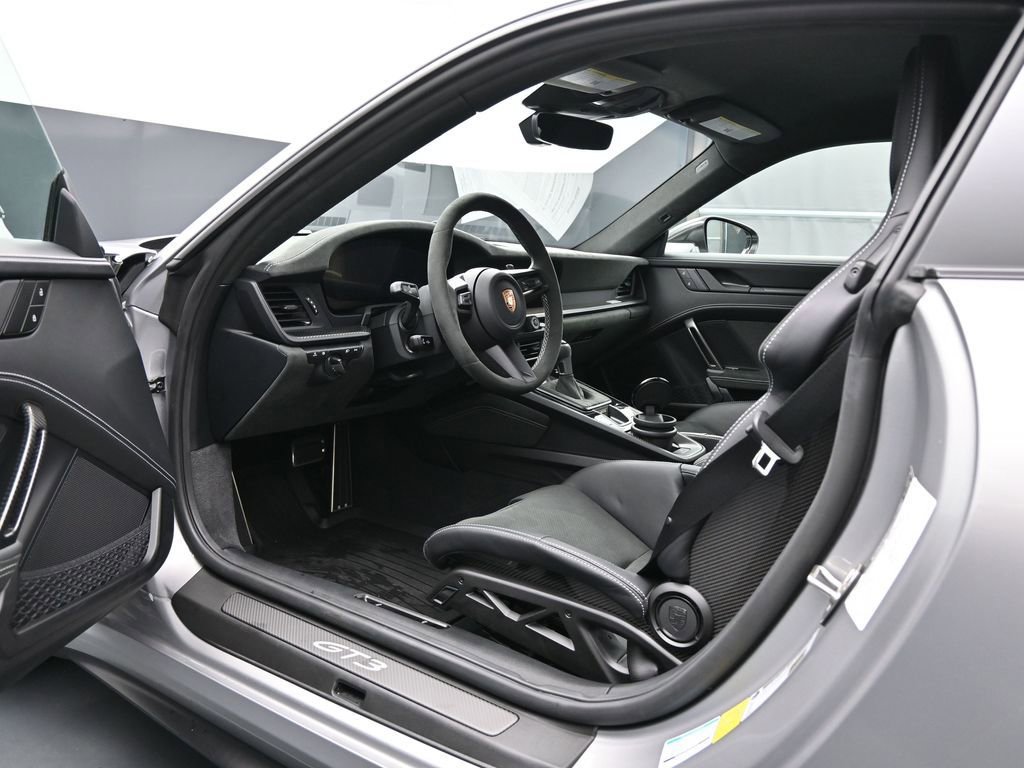 Certified 2026 Porsche 911 GT3 RWD image 4