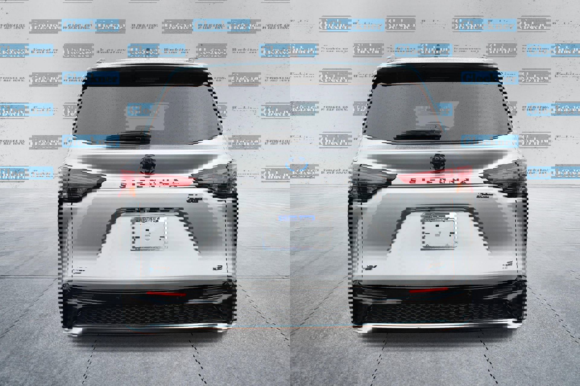 Used 2025 Toyota Sienna XSE w/ XSE Premium Package image 7