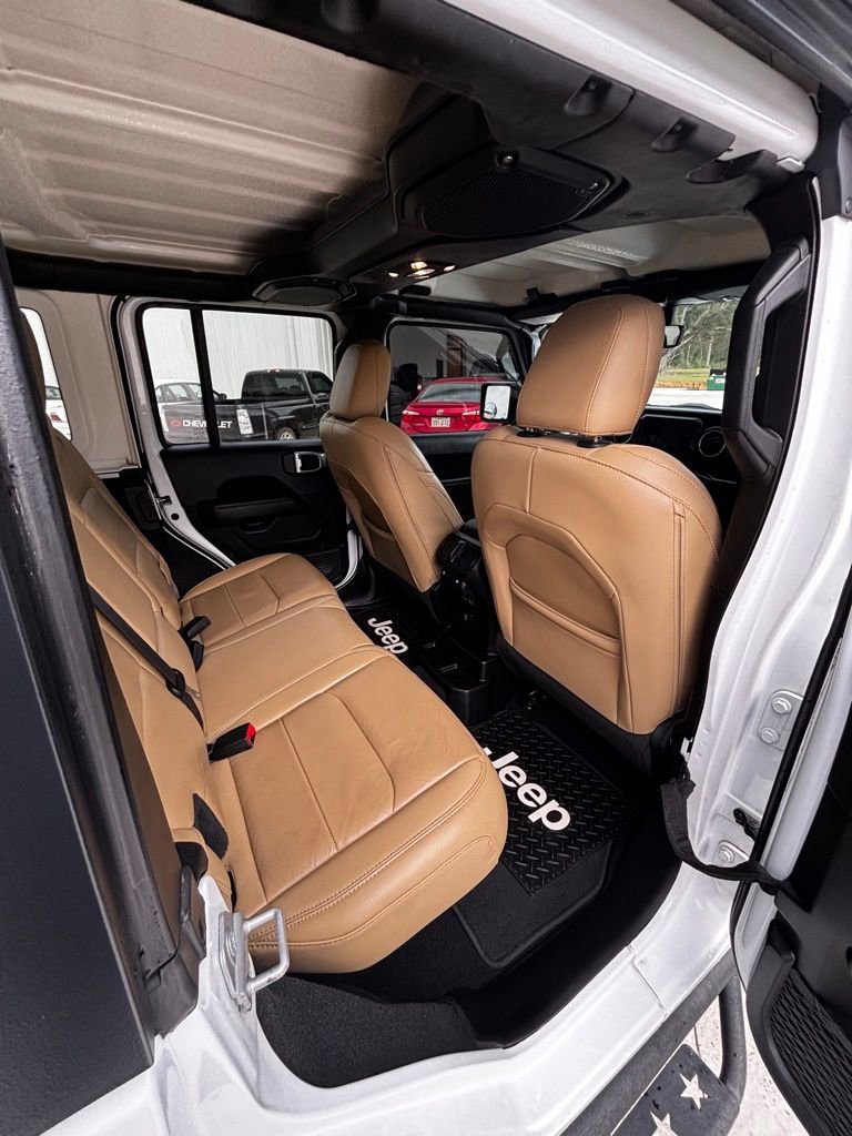 Used 2019 Jeep Wrangler Unlimited Sahara image 18