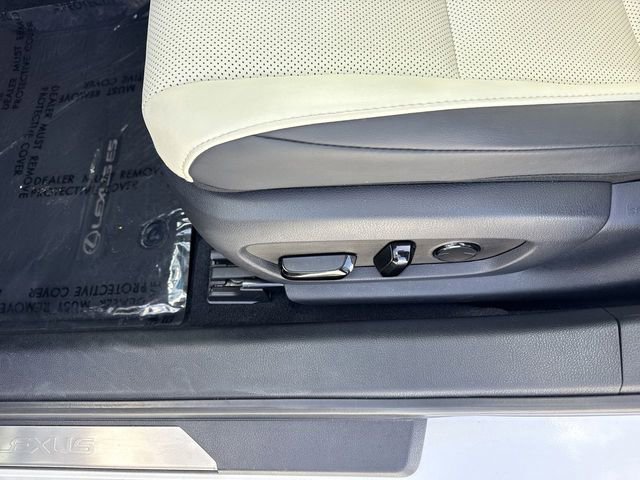 Used 2022 Lexus ES 300h w/ Premium Package image 12