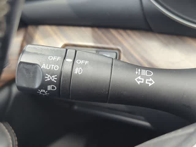 Used 2017 Nissan Maxima Platinum FWD image 28