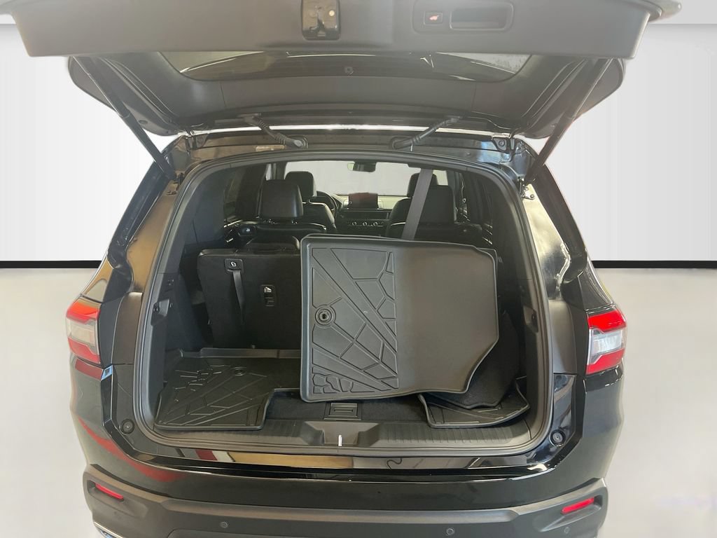 Used 2025 Honda Pilot Black Edition image 28