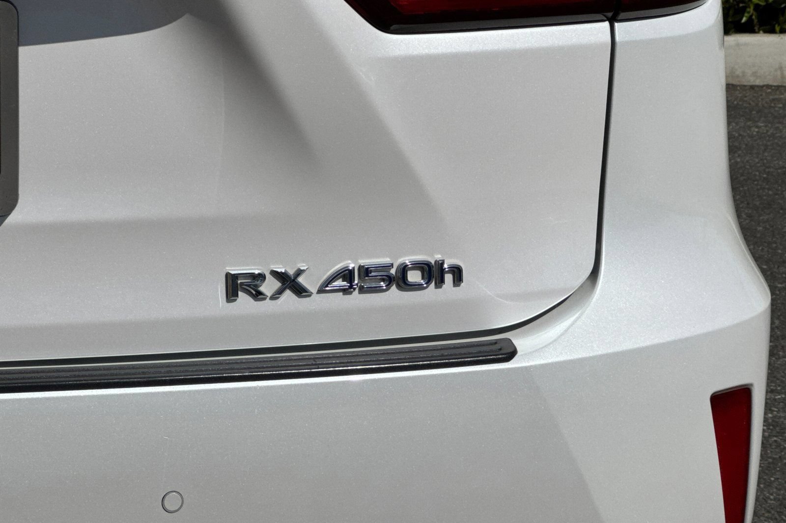 Used 2017 Lexus RX 450h AWD w/ Cold Weather Package image 28
