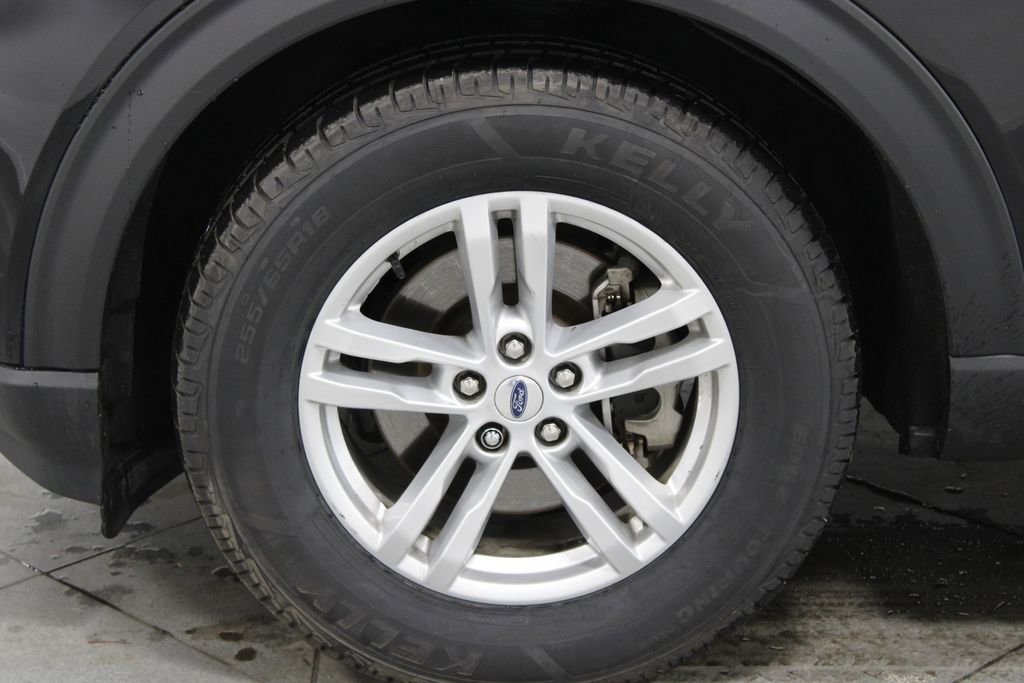 Used 2023 Ford Explorer XLT w/ Equipment Group 202A image 17