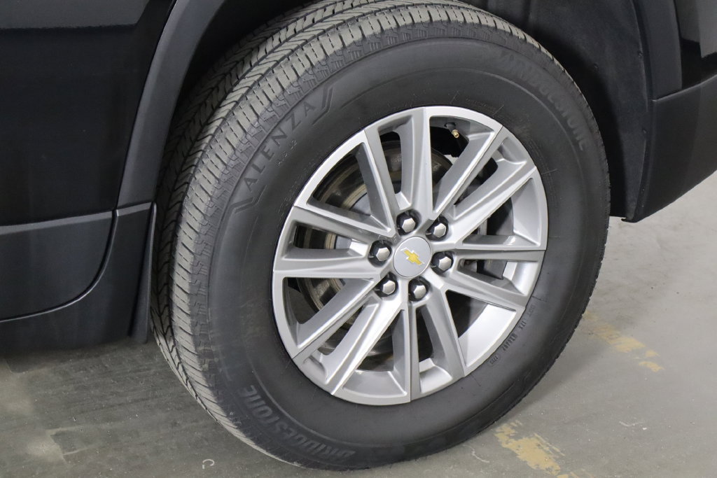 Used 2023 Chevrolet Traverse LT AWD/4WD image 38
