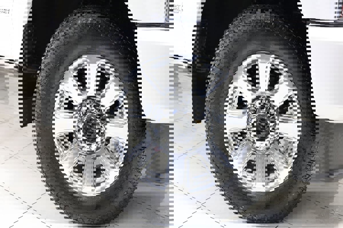 Used 2020 Ford F350 Platinum w/ FX4 Off-Road Package image 14