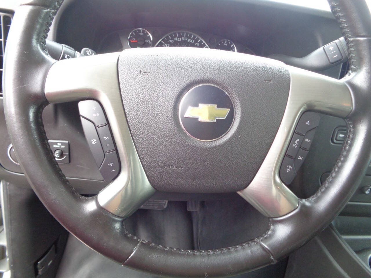 Used 2019 Chevrolet Express 3500 LS RWD image 17
