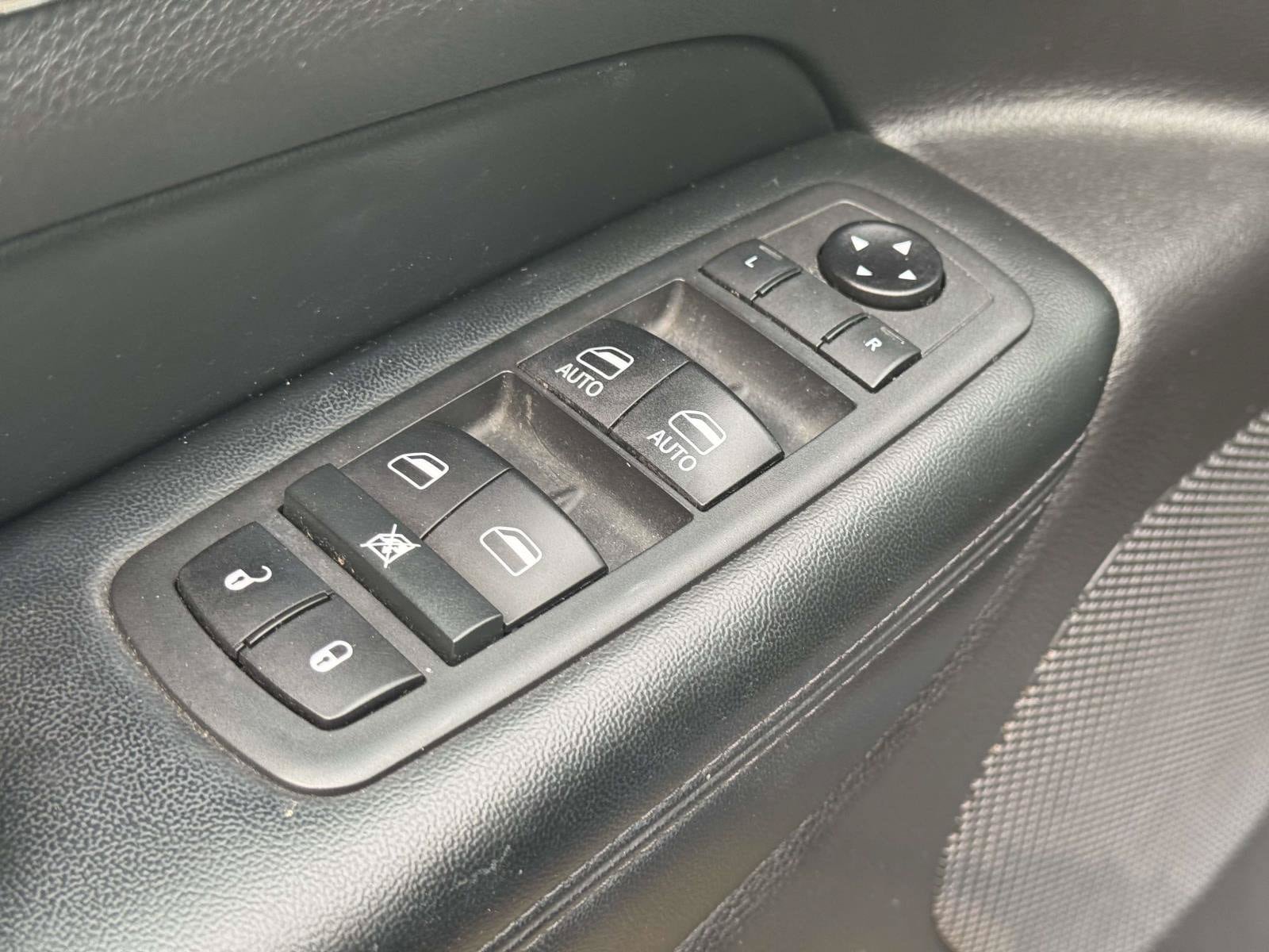 Used 2020 Jeep Grand Cherokee Limited AWD/4WD image 17