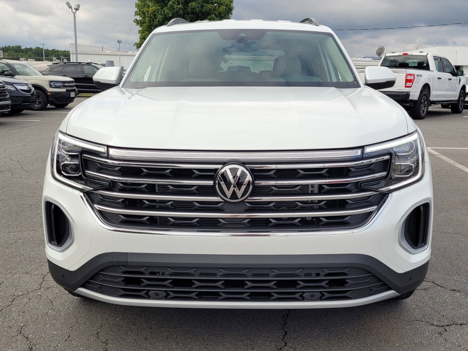 New 2026 Volkswagen Atlas SE image 11